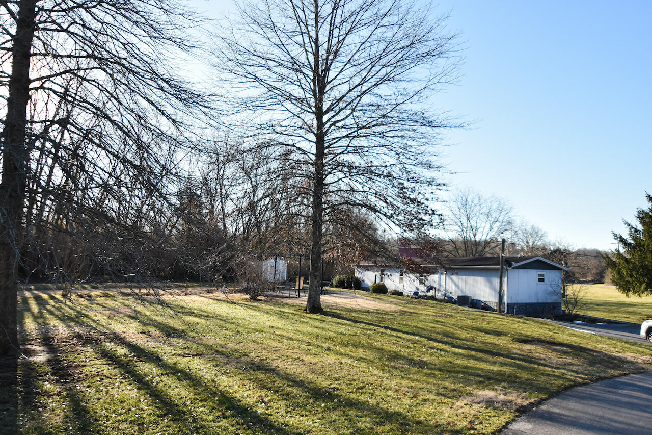 2412 Red House Road Richmond, KY 40475 - Photo 3 of 20 DSC_2874
