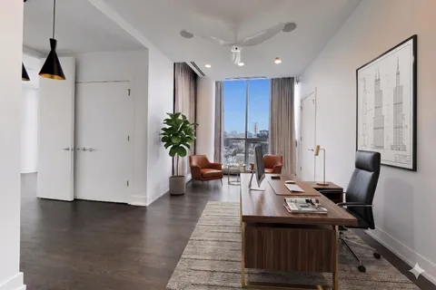 $2,700,000 | 110 West Superior Street, Unit 2200, Chicago, IL 60654