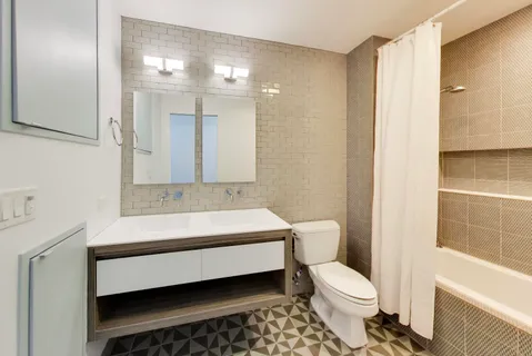 $2,700,000 | 110 West Superior Street, Unit 2200, Chicago, IL 60654