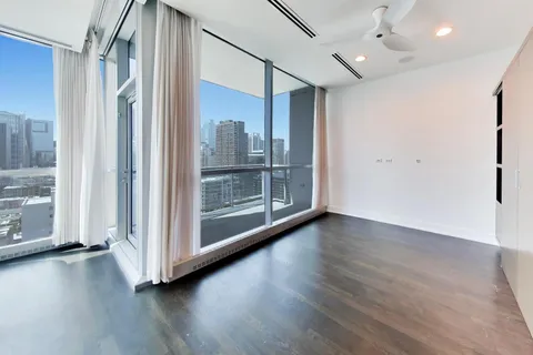 $2,700,000 | 110 West Superior Street, Unit 2200, Chicago, IL 60654