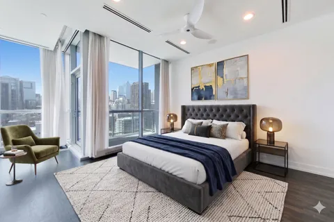 $2,700,000 | 110 West Superior Street, Unit 2200, Chicago, IL 60654