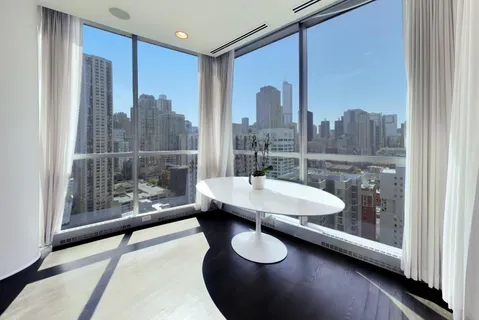 $2,700,000 | 110 West Superior Street, Unit 2200, Chicago, IL 60654