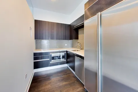 $2,700,000 | 110 West Superior Street, Unit 2200, Chicago, IL 60654