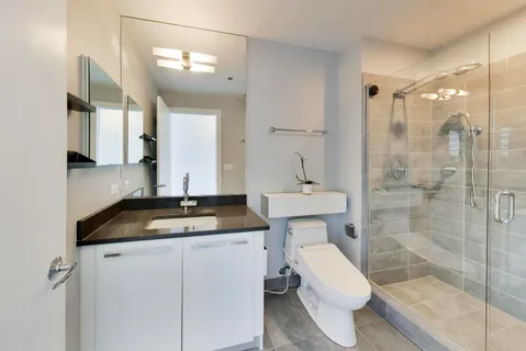 $2,700,000 | 110 West Superior Street, Unit 2200, Chicago, IL 60654