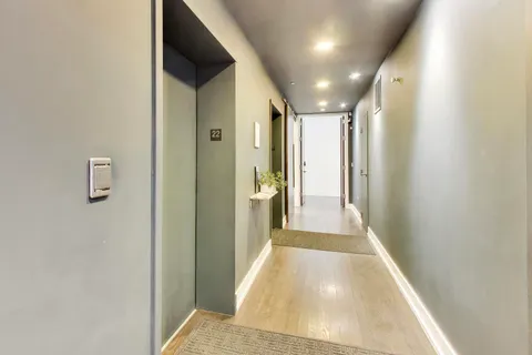 $2,700,000 | 110 West Superior Street, Unit 2200, Chicago, IL 60654