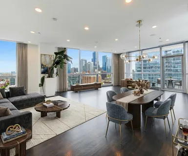 $2,700,000 | 110 West Superior Street, Unit 2200, Chicago, IL 60654