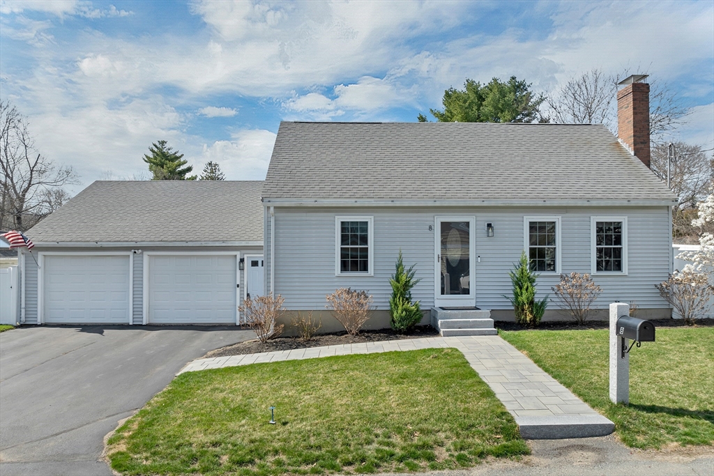 front view of house with a yard