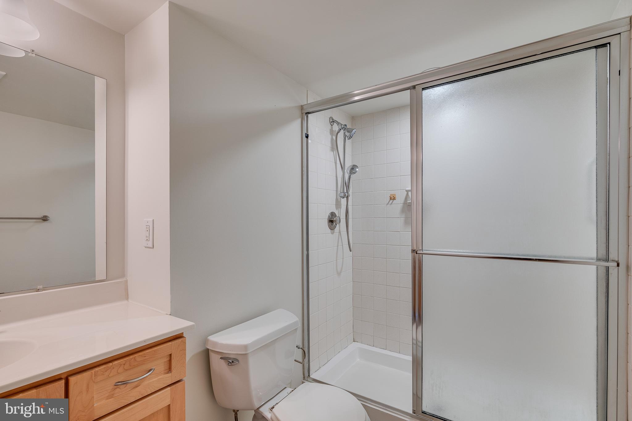 1420 Locust Street, Unit 10I Philadelphia, PA 19102 - Photo 14 of 28