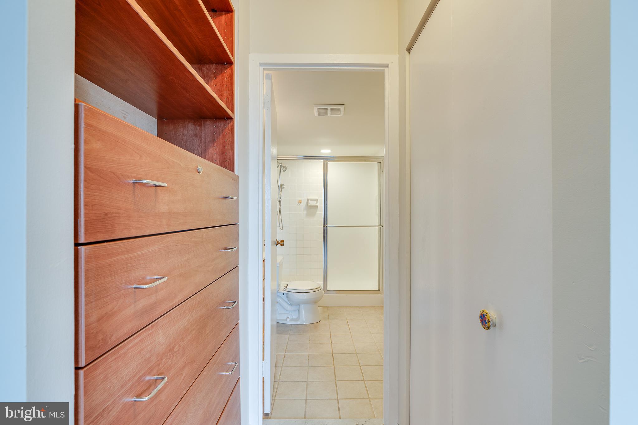 1420 Locust Street, Unit 10I Philadelphia, PA 19102 - Photo 16 of 28