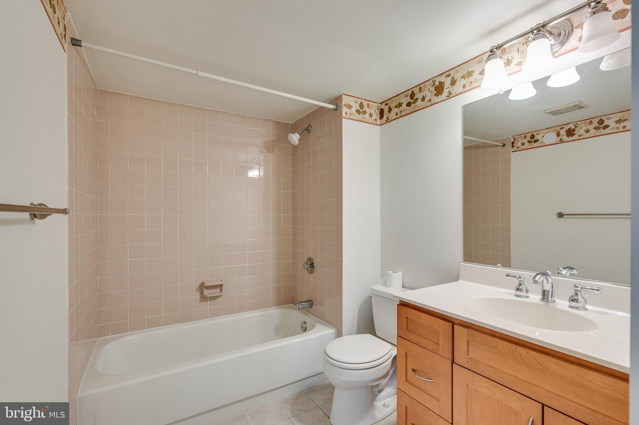 1420 Locust Street, Unit 10I Philadelphia, PA 19102 - Photo 22 of 28