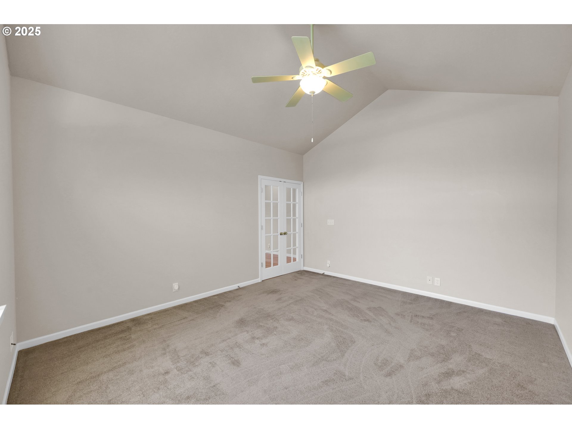 88075 9th Street Veneta, OR 97487 - Photo 11 of 45 a view of an empty room