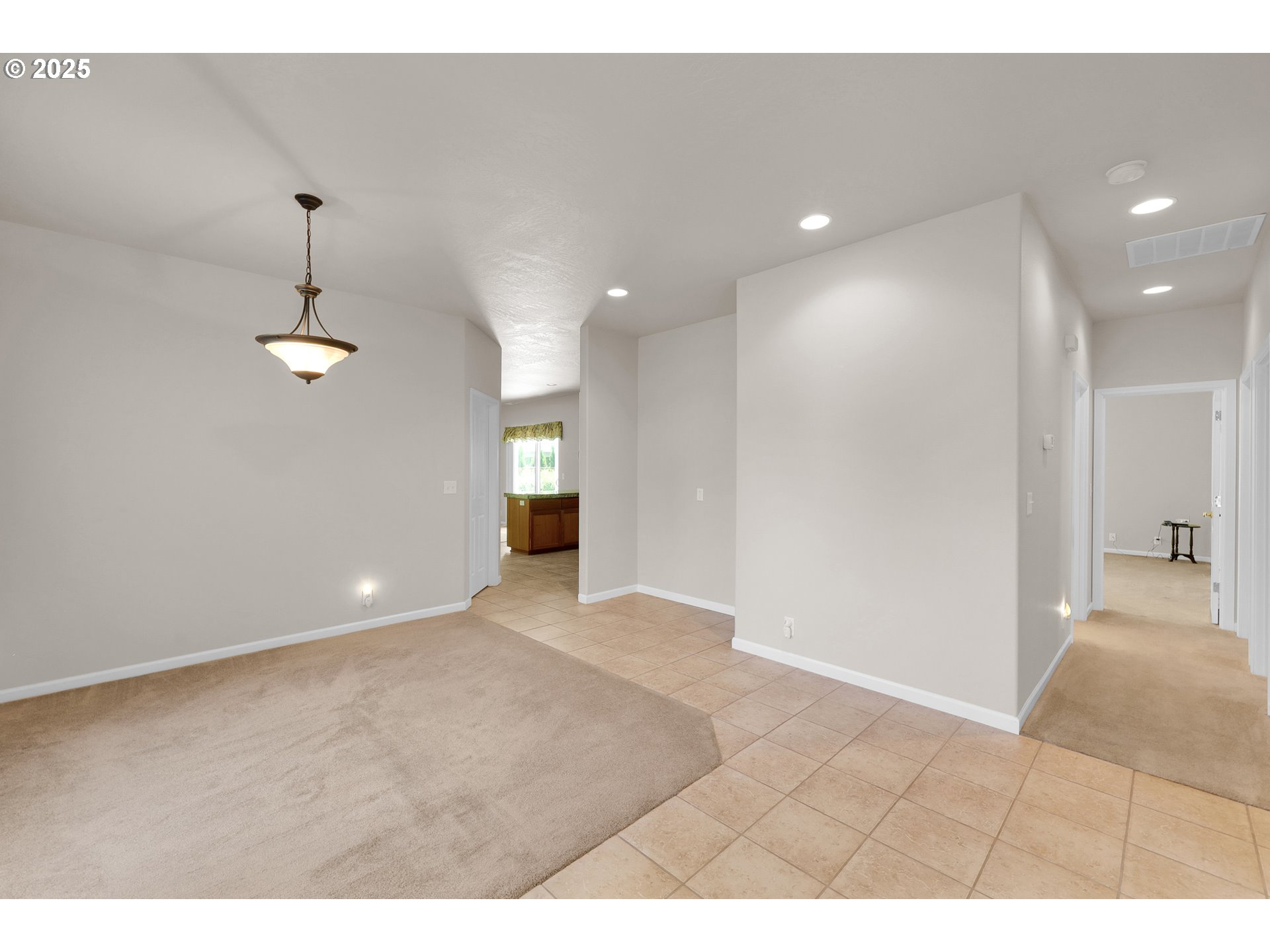 88075 9th Street Veneta, OR 97487 - Photo 12 of 45 a view of an empty room with a window