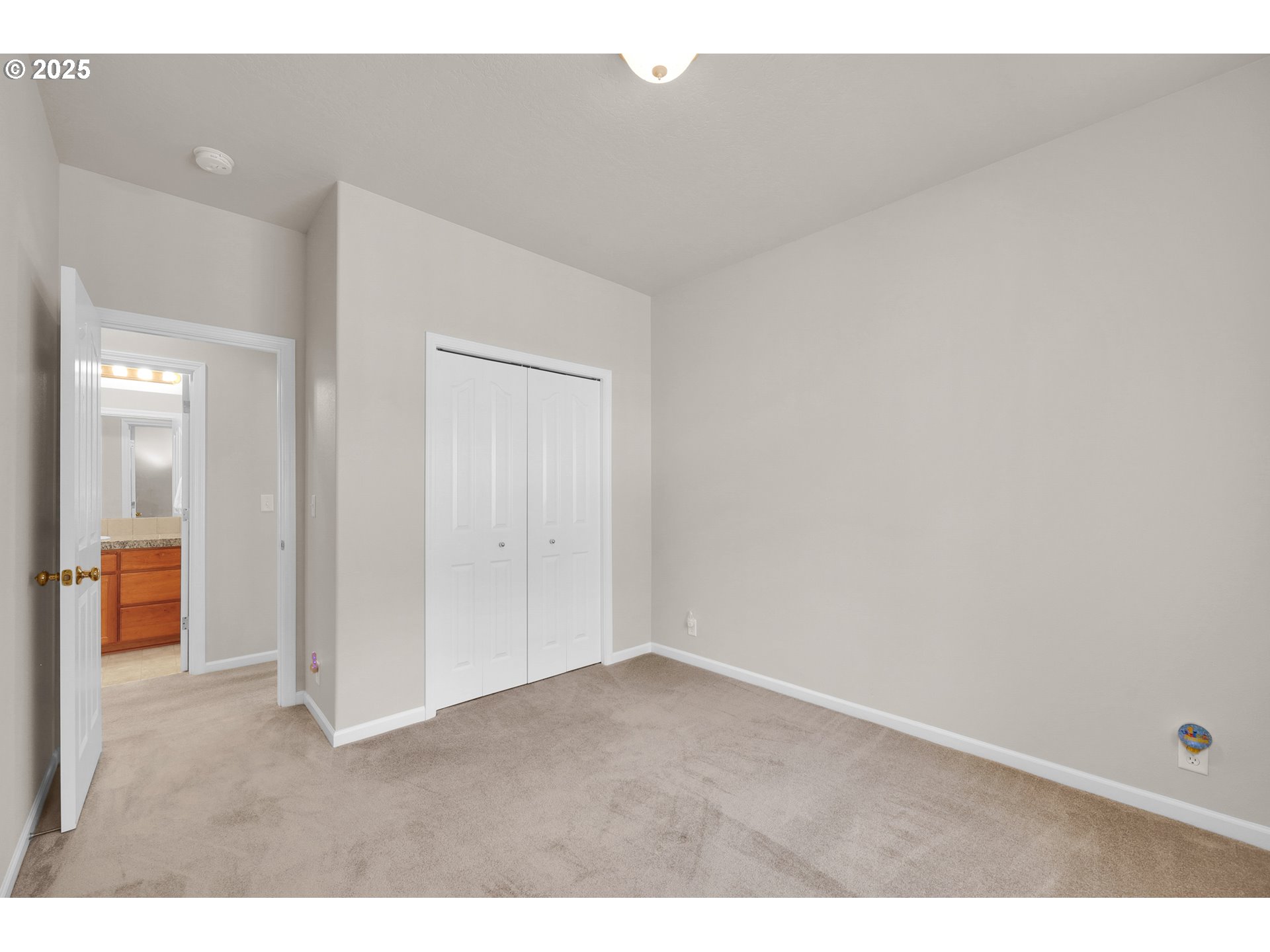 88075 9th Street Veneta, OR 97487 - Photo 34 of 45 a view of an empty room