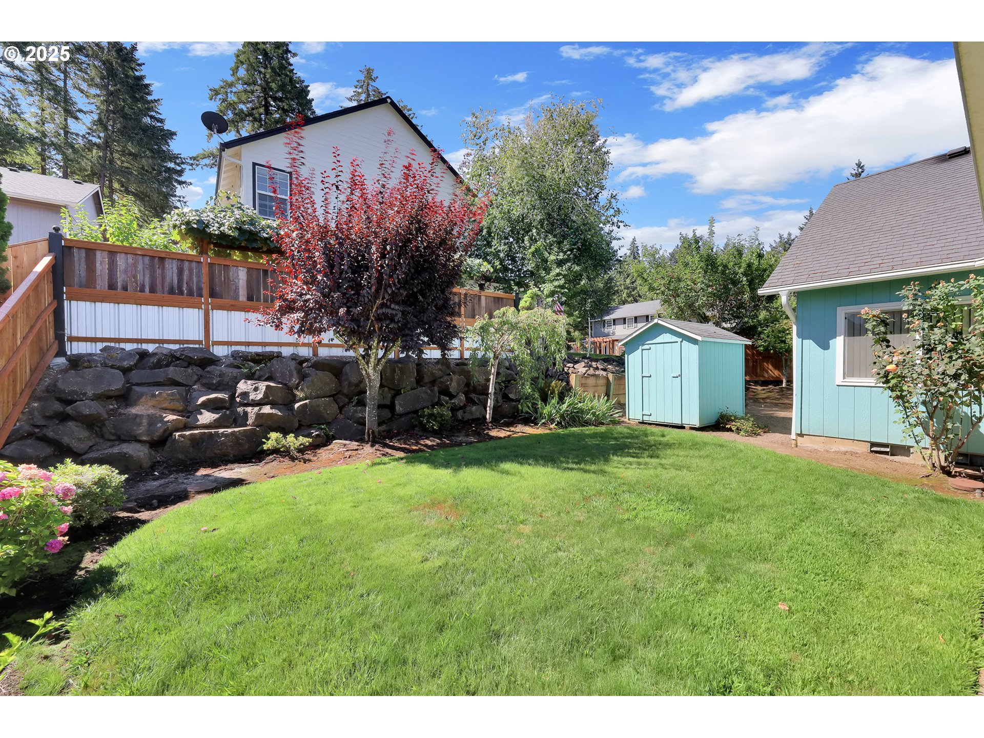 88075 9th Street Veneta, OR 97487 - Photo 39 of 45 a couple of cars parked in front of a house