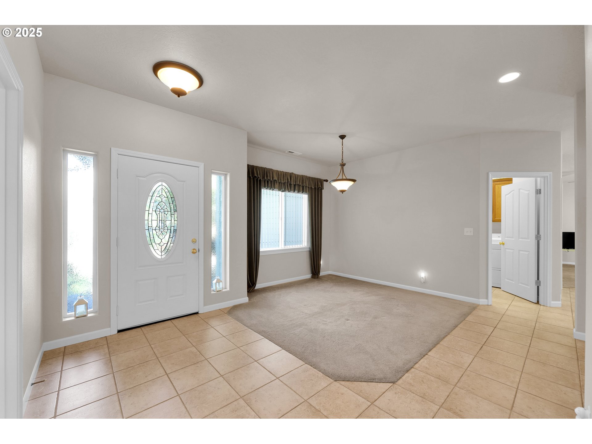 88075 9th Street Veneta, OR 97487 - Photo 5 of 45 a view of an empty room and window