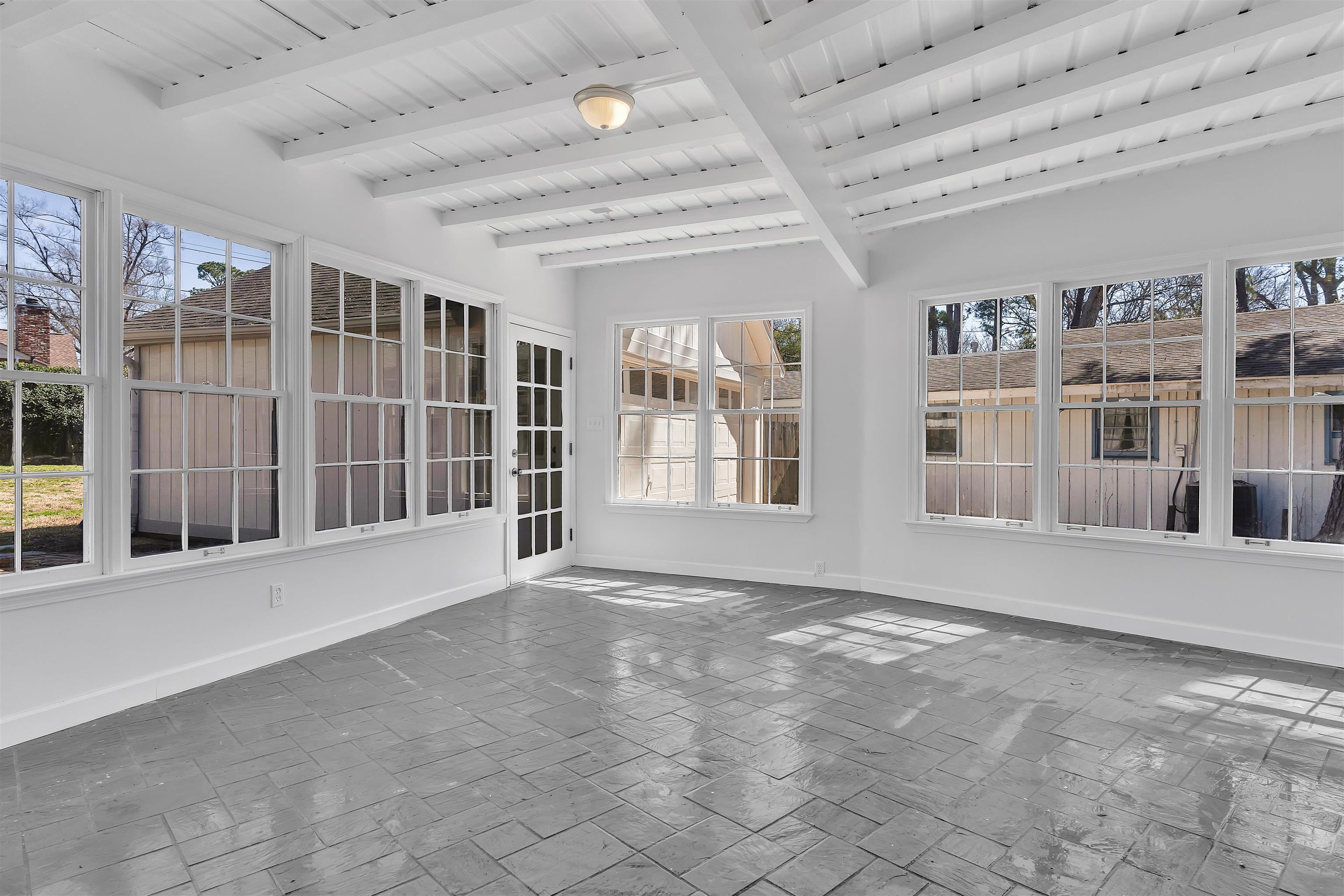 522 Kinsman Road Memphis, TN 38120 - Photo 16 of 19 Gallery Image 16