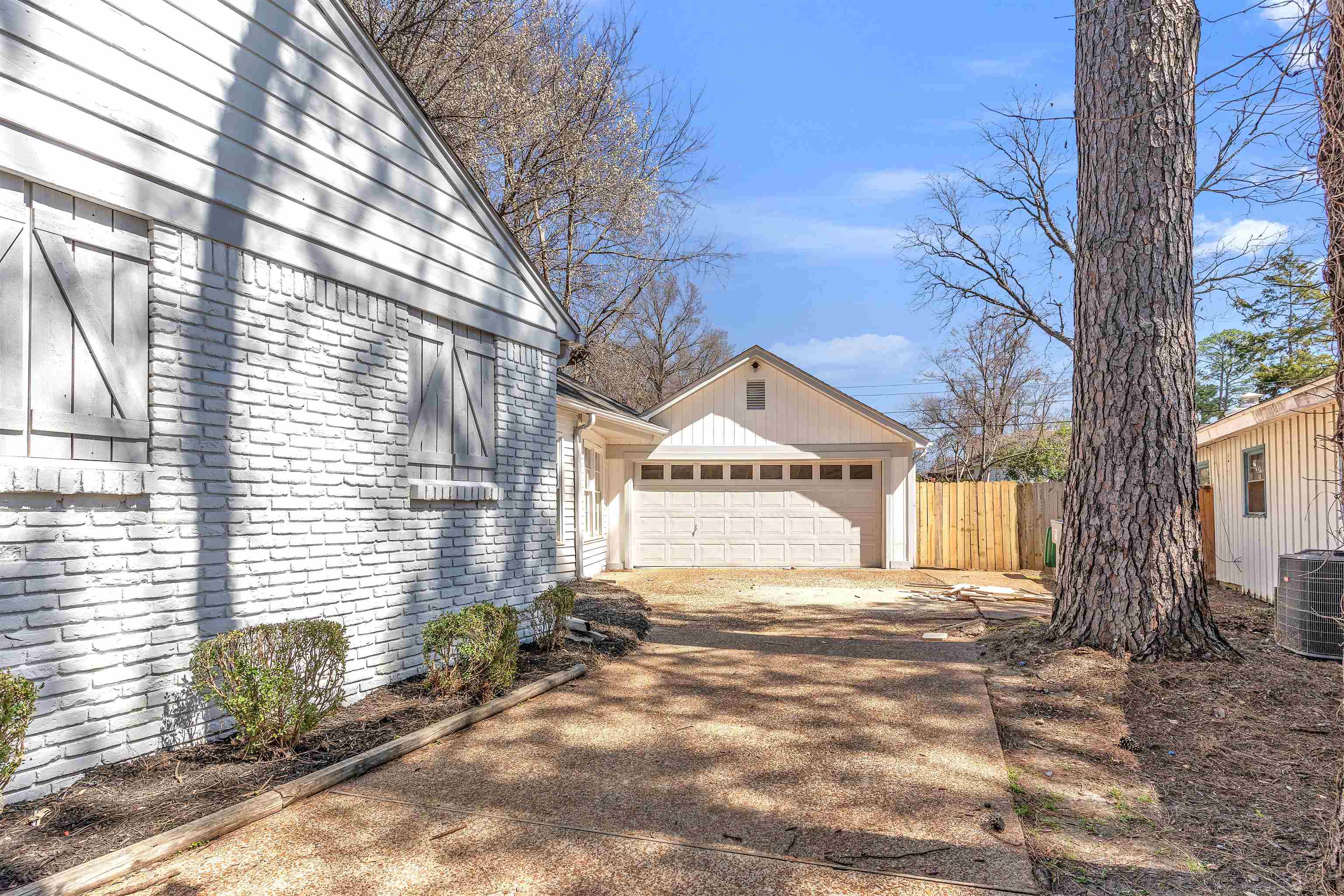 522 Kinsman Road Memphis, TN 38120 - Photo 3 of 19 Gallery Image 3