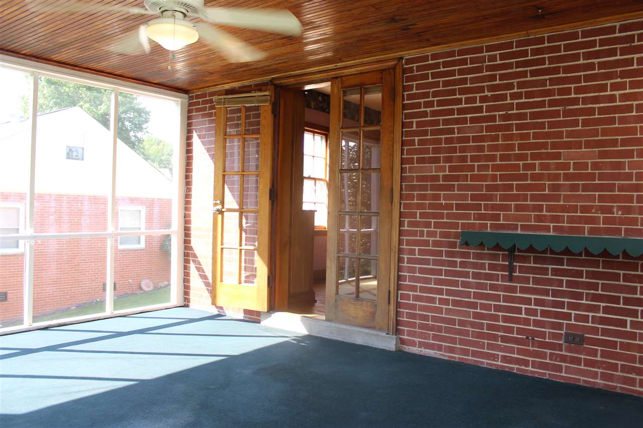 2863 Roseneath Road Huntington, WV 25705 - Photo 15 of 29 Gallery Image 15