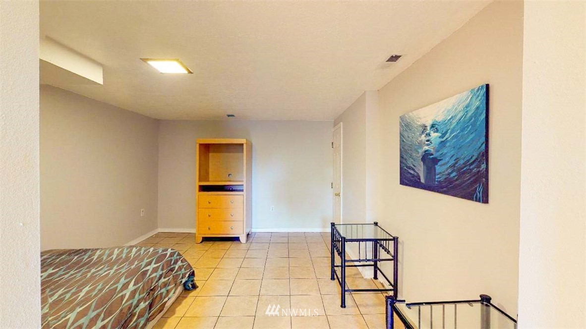3029 Columbia Heights Road Longview, WA 98632 - Photo 14 of 24 Gallery Image 14
