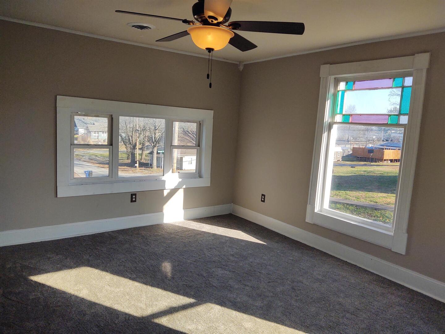 603 North 5th Street Vienna, IL 62995 - Photo 11 of 24 a view of an empty room with a window