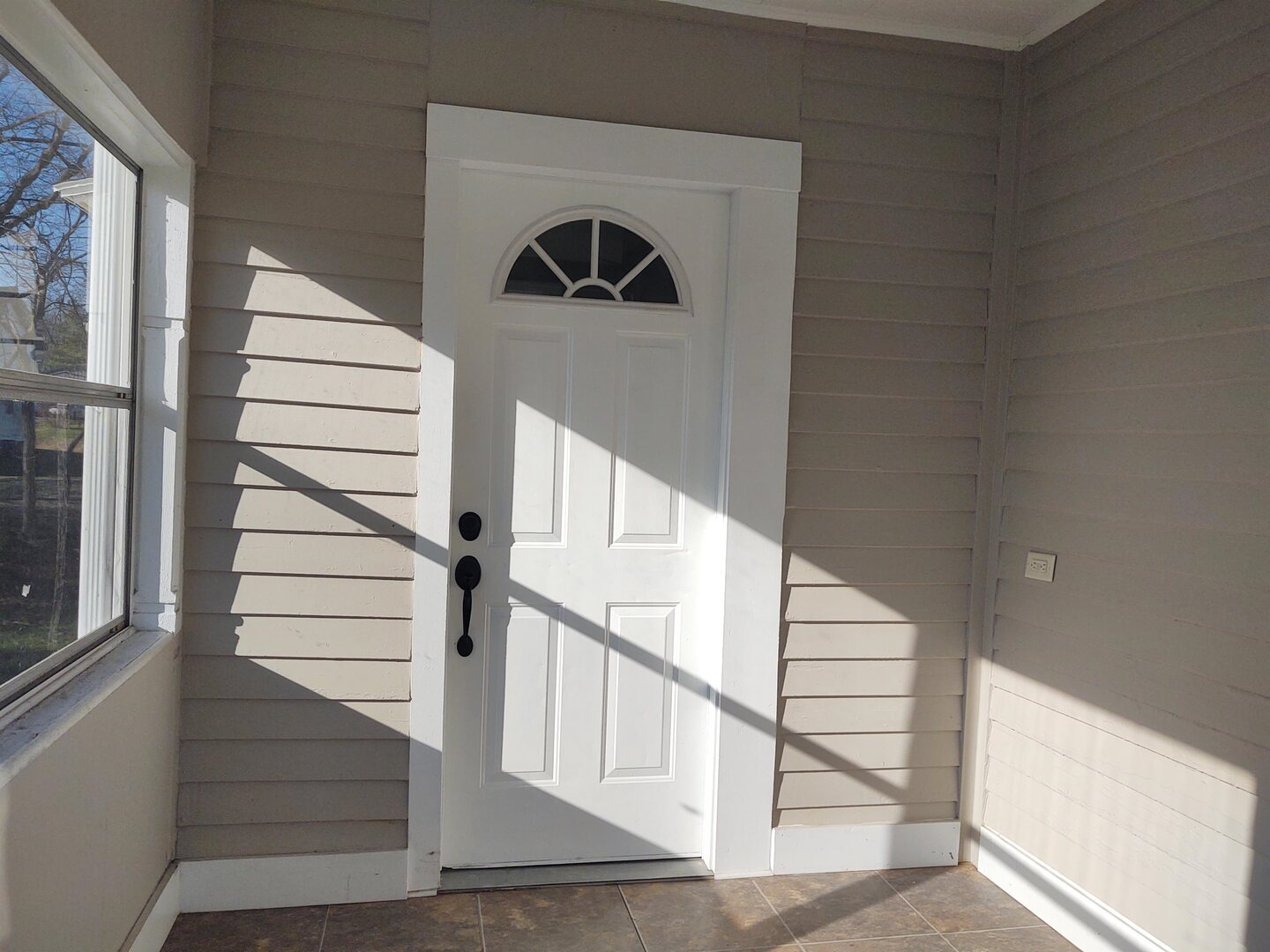 603 North 5th Street Vienna, IL 62995 - Photo 2 of 24 a view of entryway