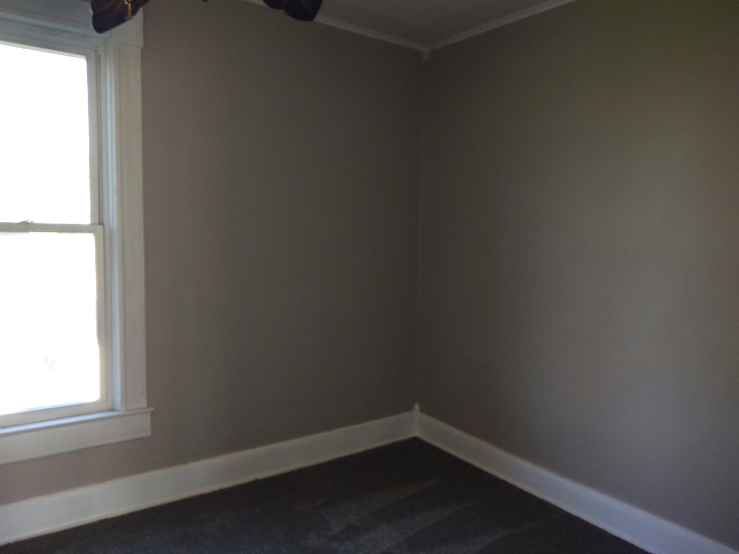 603 North 5th Street Vienna, IL 62995 - Photo 21 of 24 a small space with a window