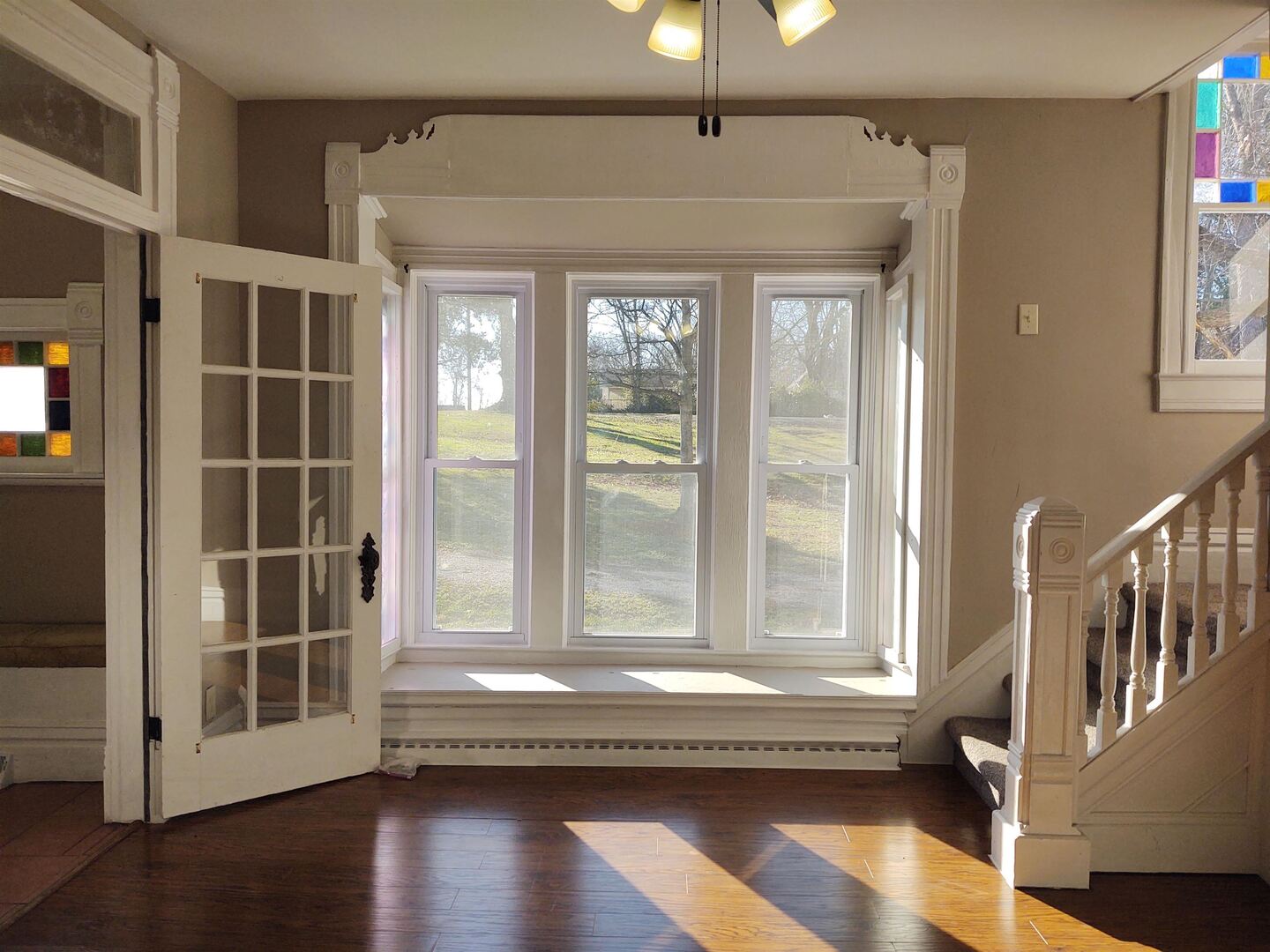 603 North 5th Street Vienna, IL 62995 - Photo 4 of 24 a view of an entryway with wooden floor and door