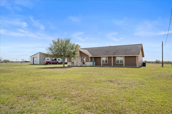 $549,000 | 6234 Prihoda Road, New Ulm, TX 78950