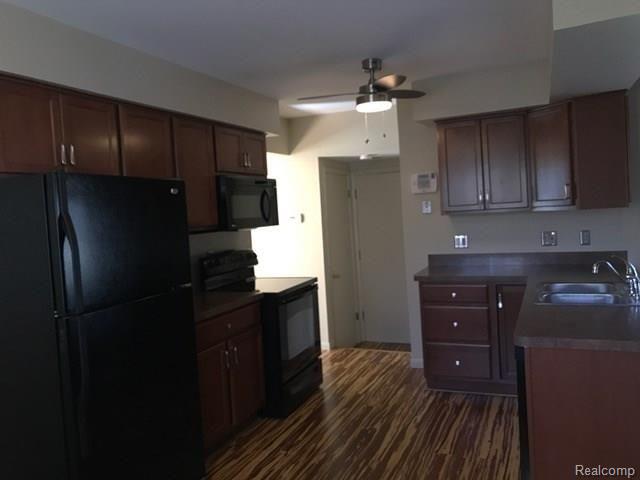 705 Sheffield Road Auburn Hills, MI 48326 - Photo 3 of 23 Kitchen