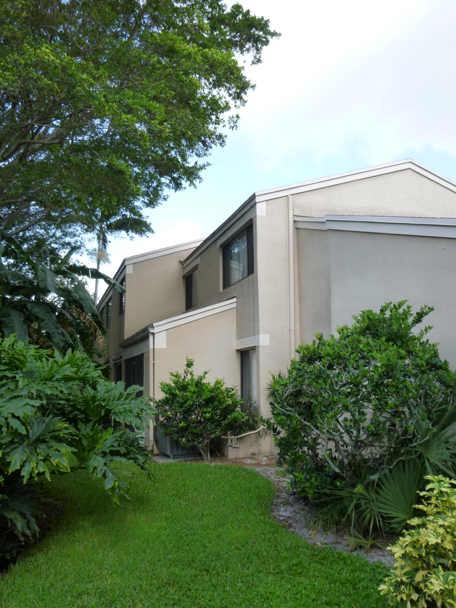 1069 Northwest 13th Street, Unit 2 Boca Raton, FL 33486 - Photo 29 of 35 Rear