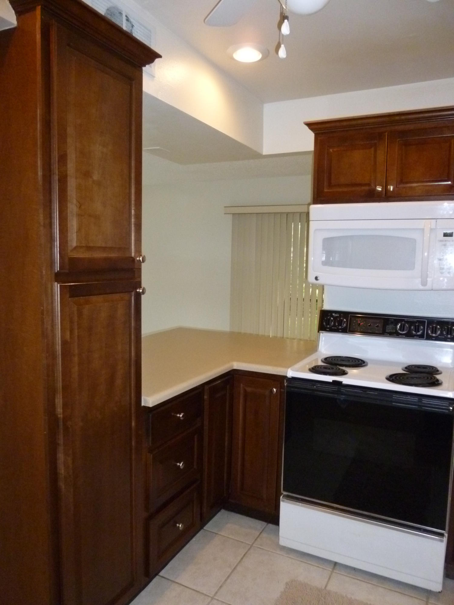 1069 Northwest 13th Street, Unit 2 Boca Raton, FL 33486 - Photo 5 of 35 Kitchen2
