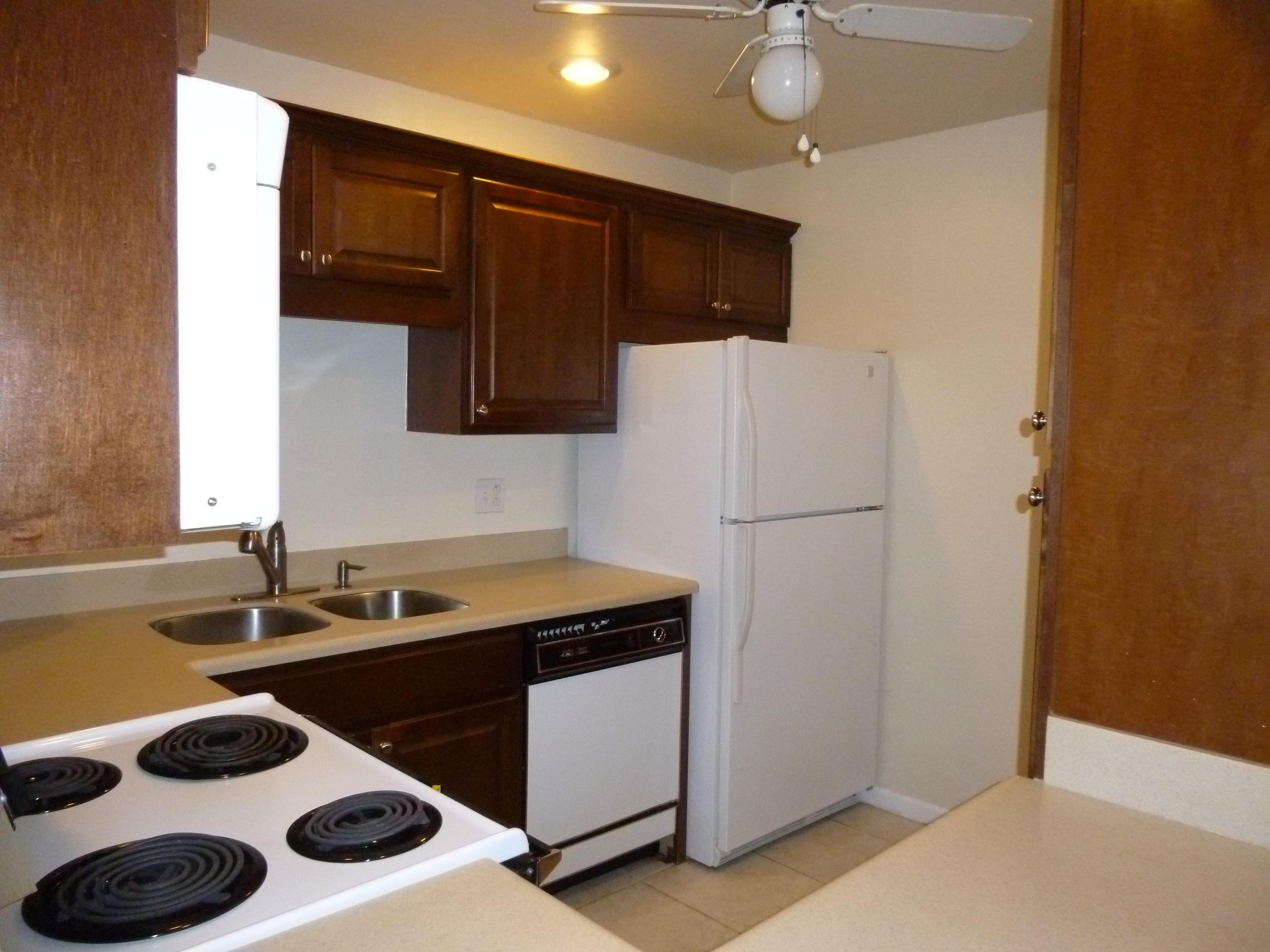 1069 Northwest 13th Street, Unit 2 Boca Raton, FL 33486 - Photo 6 of 35 Kitchen3