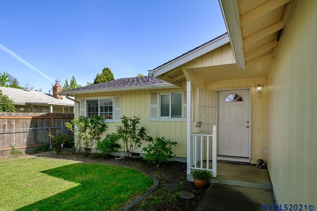 1843 Del Rio Avenue Southeast Albany, OR 97322 - Photo 5 of 42 Gallery Image 5
