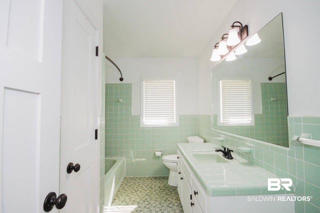 17527 River Road Summerdale, AL 36580 - Photo 32 of 50 Hall Bath