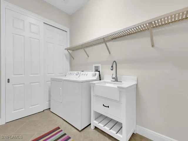 a view of utility room