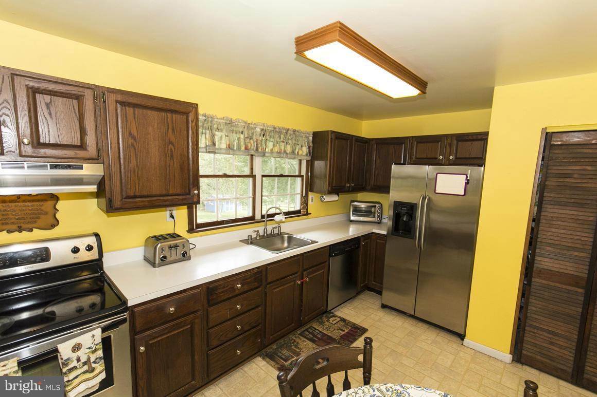 8027 Yellowstone Road Kingsville, MD 21087 - Photo 12 of 29 Kitchen