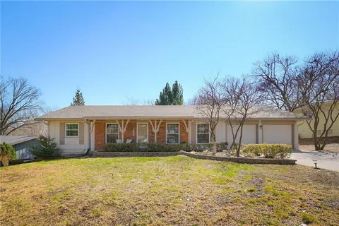 $425,000 | 5831 West 87th Terrace, Overland Park, KS 66207