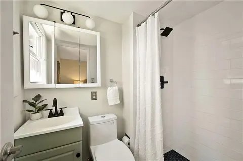 $425,000 | 5831 West 87th Terrace, Overland Park, KS 66207