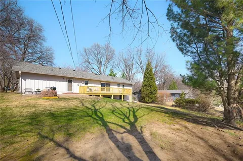 $425,000 | 5831 West 87th Terrace, Overland Park, KS 66207