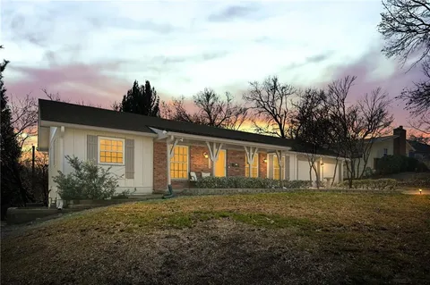 $425,000 | 5831 West 87th Terrace, Overland Park, KS 66207