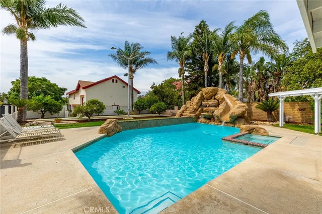 a picture of floor plan