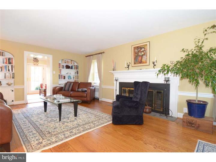 434 Old Gulph Road Penn Valley, PA 19072 - Photo 2 of 23 Living Room