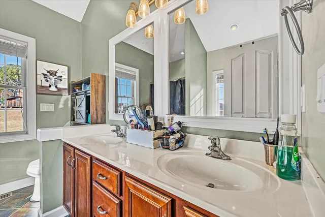 $465,000 | 207 Overlook Road, Vinton, VA 24179