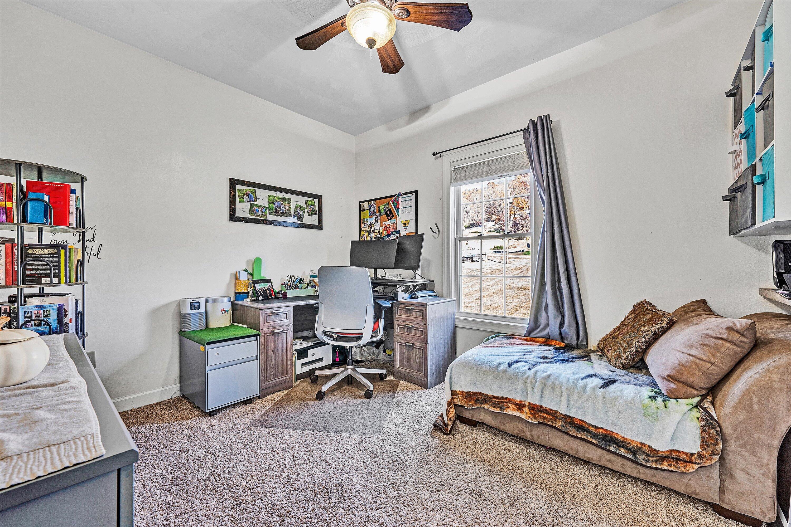 207 Overlook Road Vinton, VA 24179 - Photo 24 of 65 26-SGP-00156