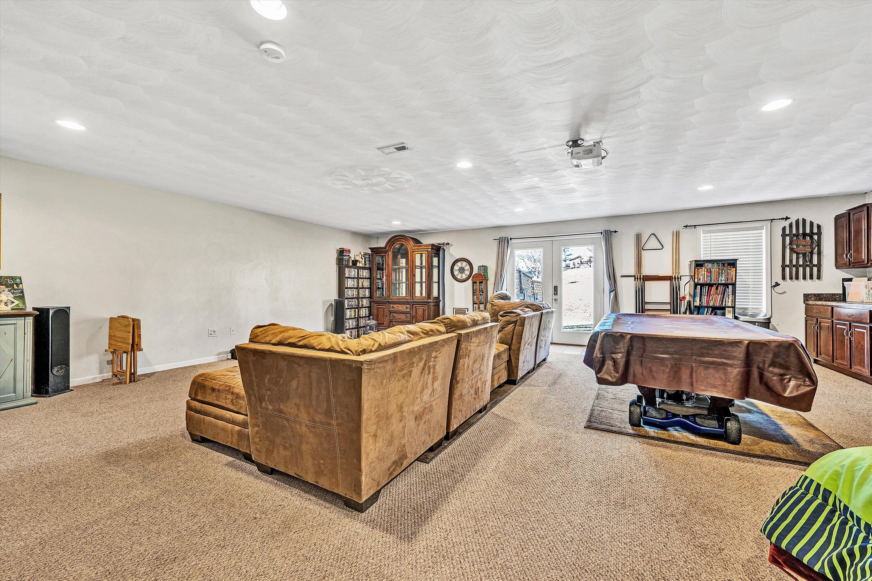 207 Overlook Road Vinton, VA 24179 - Photo 35 of 65 37-SGP-00198