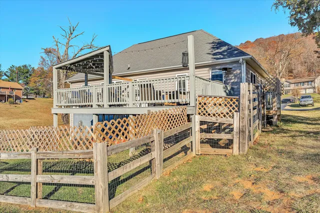 $465,000 | 207 Overlook Road, Vinton, VA 24179