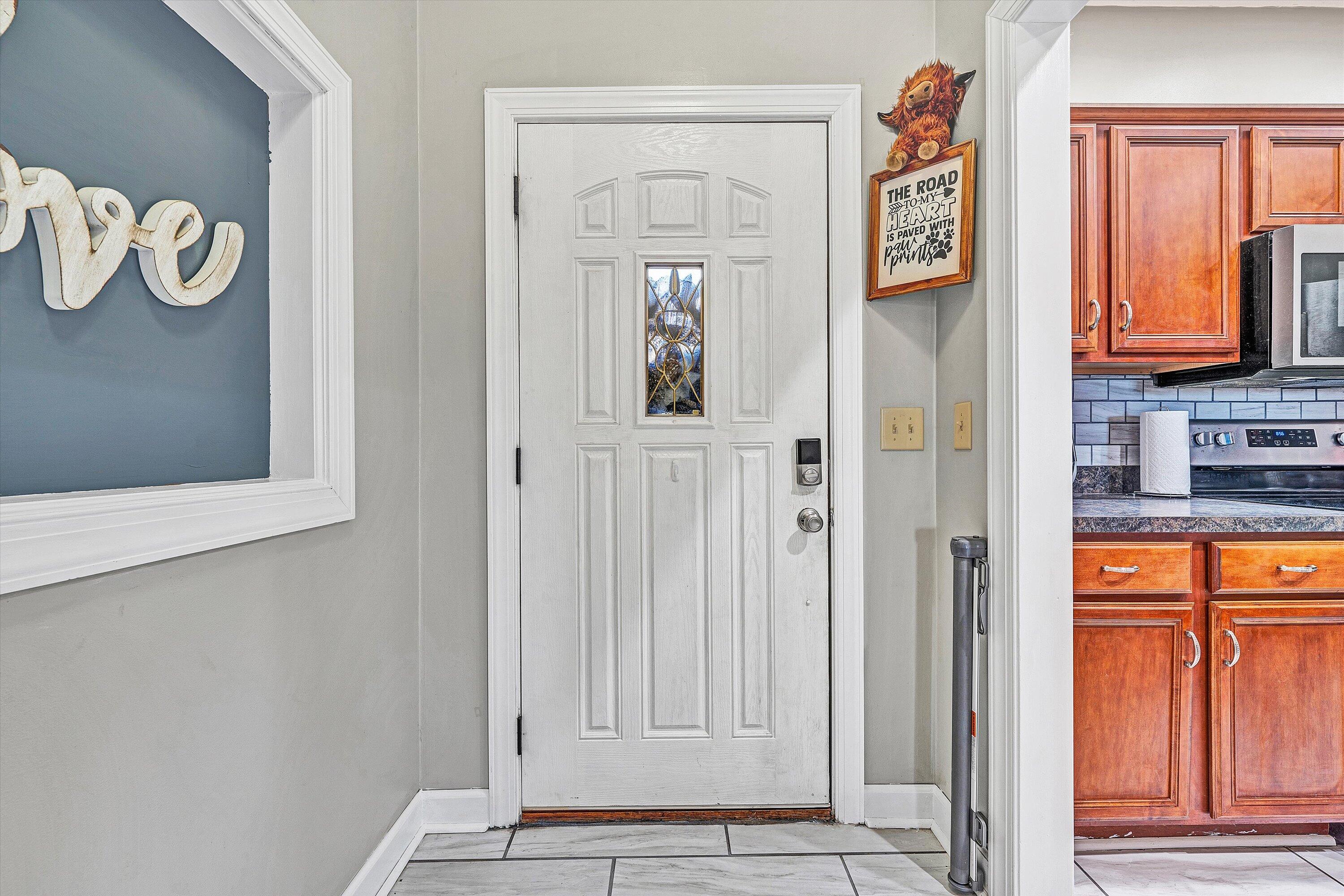 207 Overlook Road Vinton, VA 24179 - Photo 6 of 65 06-SGP-00096