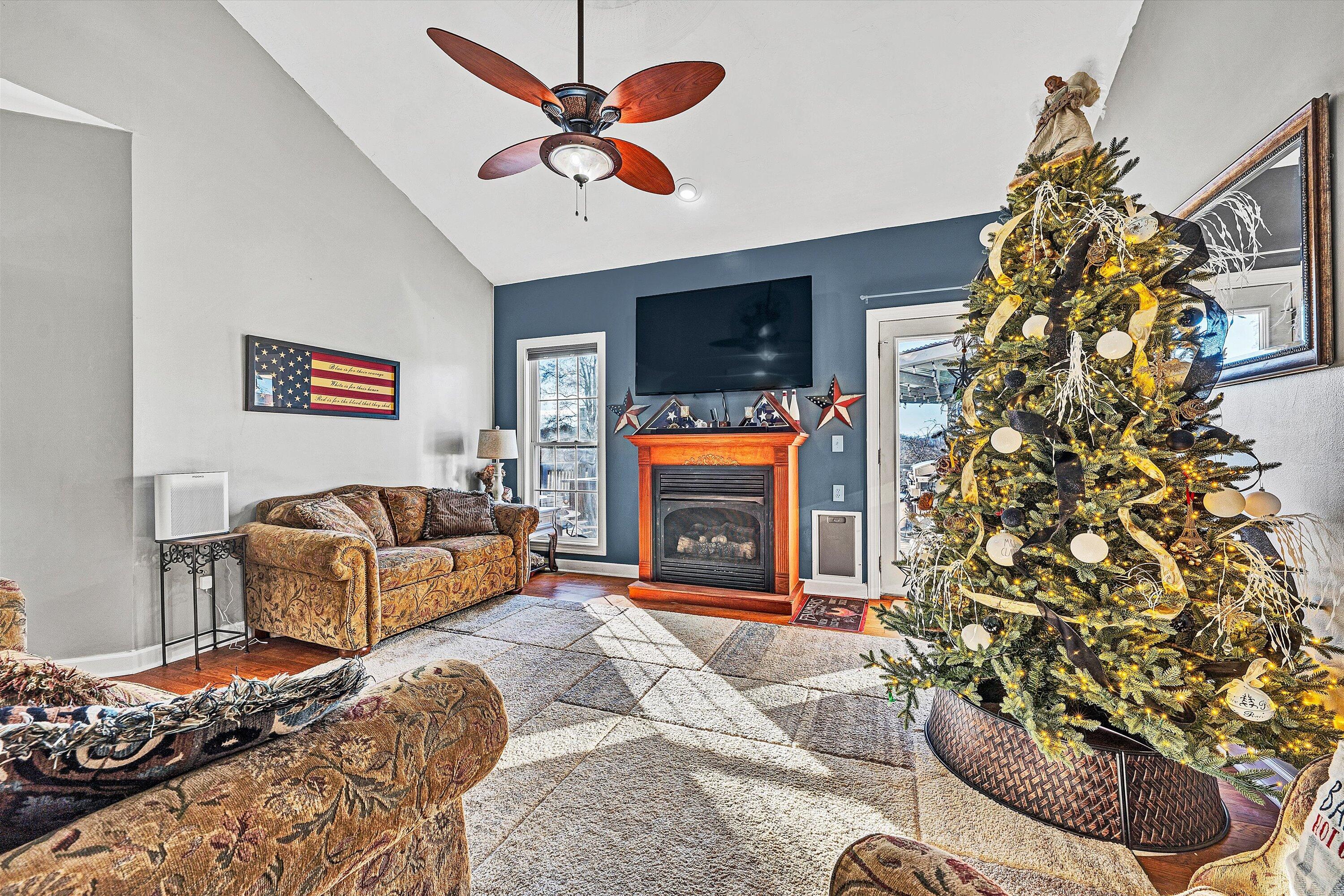 207 Overlook Road Vinton, VA 24179 - Photo 8 of 65 08-SGP-00099