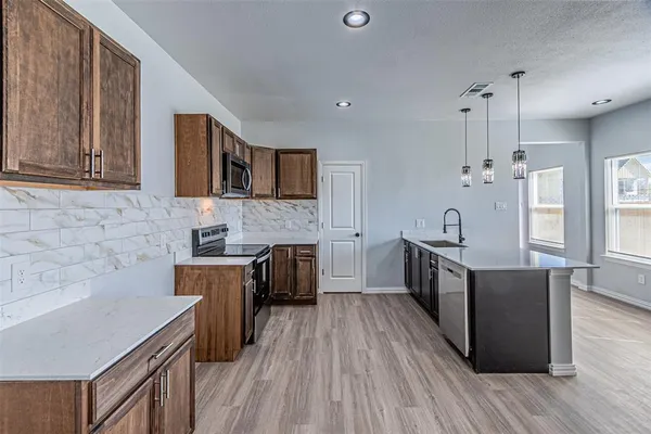 $2,700 | 2419 Jeffries Street, Dallas, TX 75215