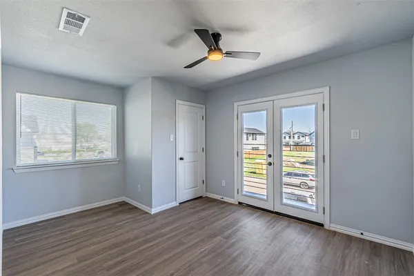 $2,700 | 2419 Jeffries Street, Dallas, TX 75215